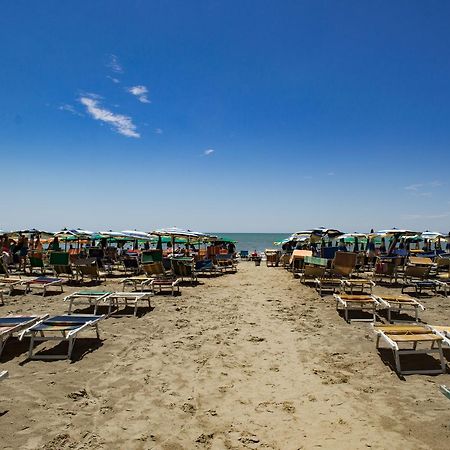 Hotel Riviera Δυρράχιο Εξωτερικό φωτογραφία