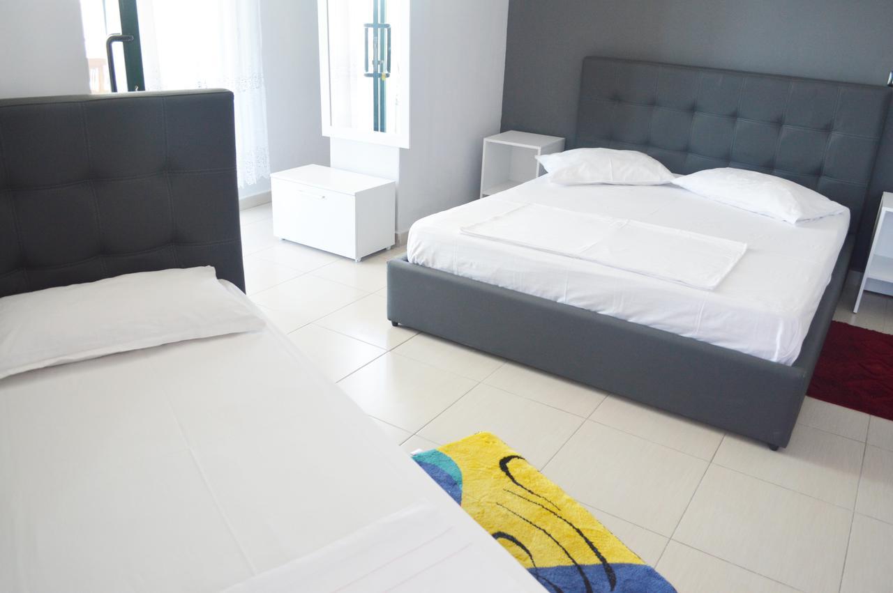 Hotel Riviera Δυρράχιο Εξωτερικό φωτογραφία