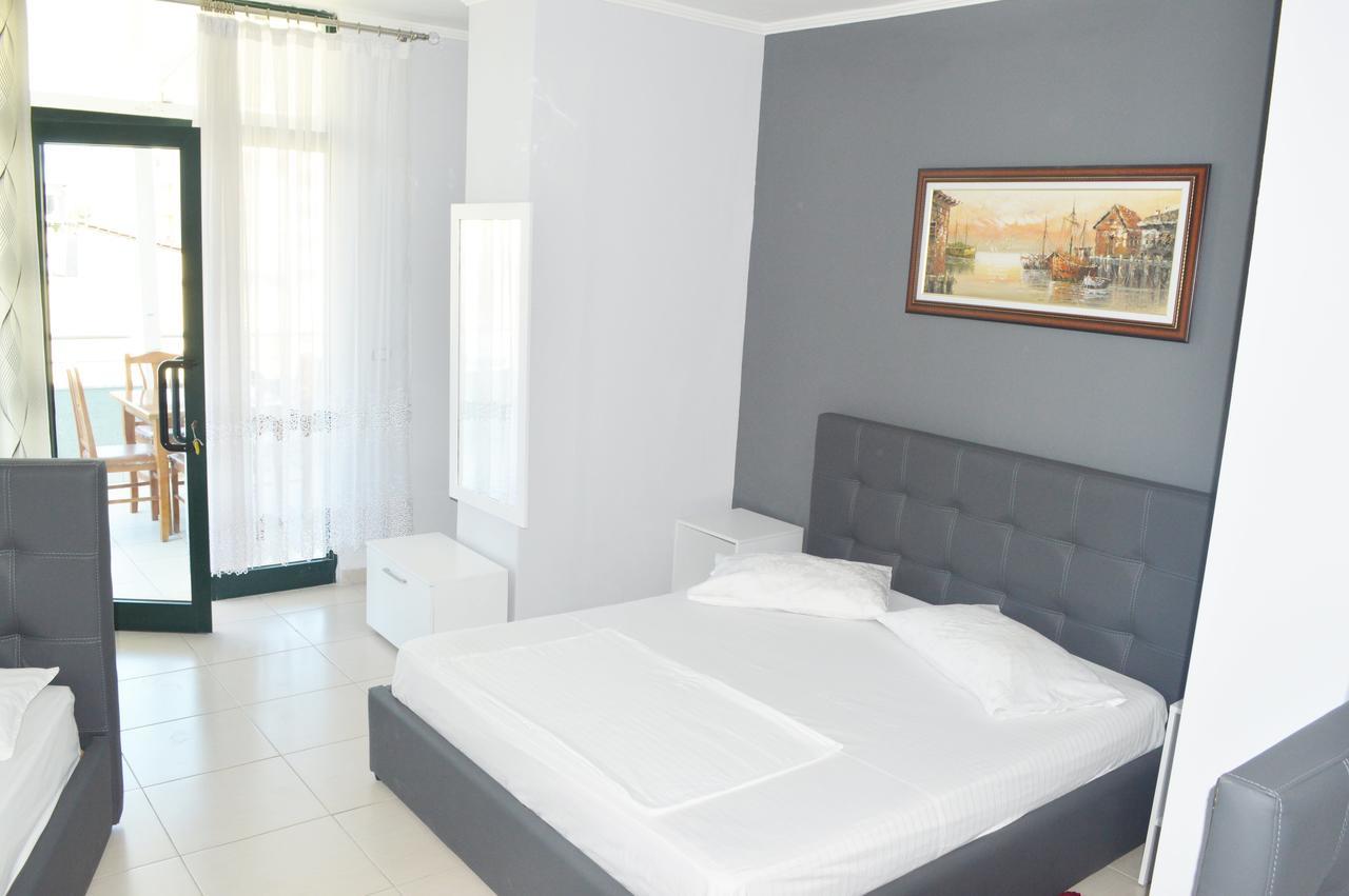 Hotel Riviera Δυρράχιο Εξωτερικό φωτογραφία