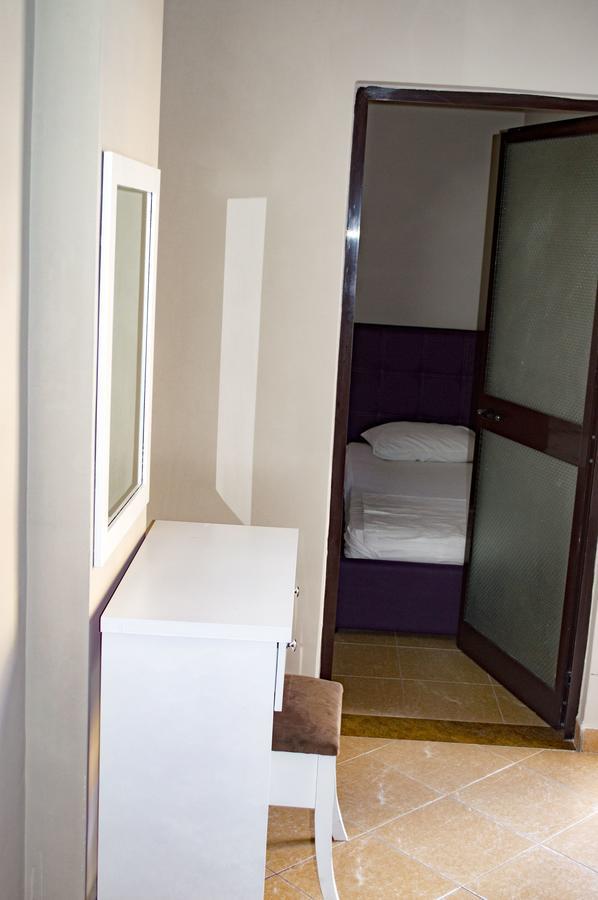 Hotel Riviera Δυρράχιο Εξωτερικό φωτογραφία